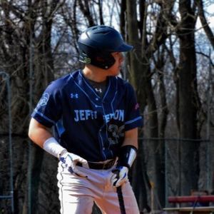 Meet your Posher, Efrain andres